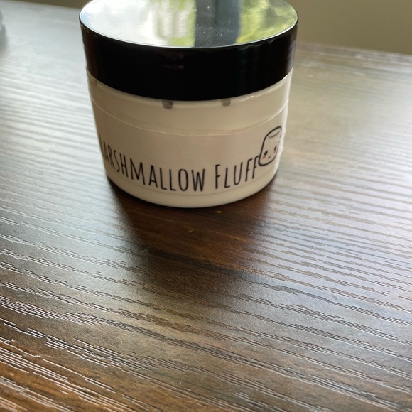 Marshmallow Fluff Slime - Picture 4 of 6